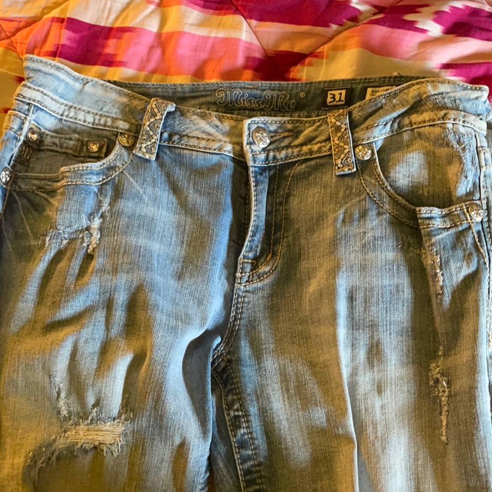 BASICALLY NEW MISS ME SKINNY JEANS (size 31)